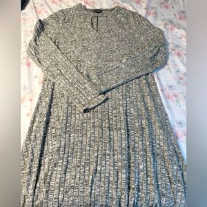 Gray‎ Long Sleeve Pleated Sweater Dress